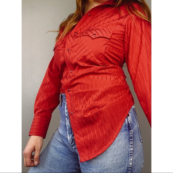 Wrangler Tops - Wrangler Vintage red silky purl snap rodeo shirt